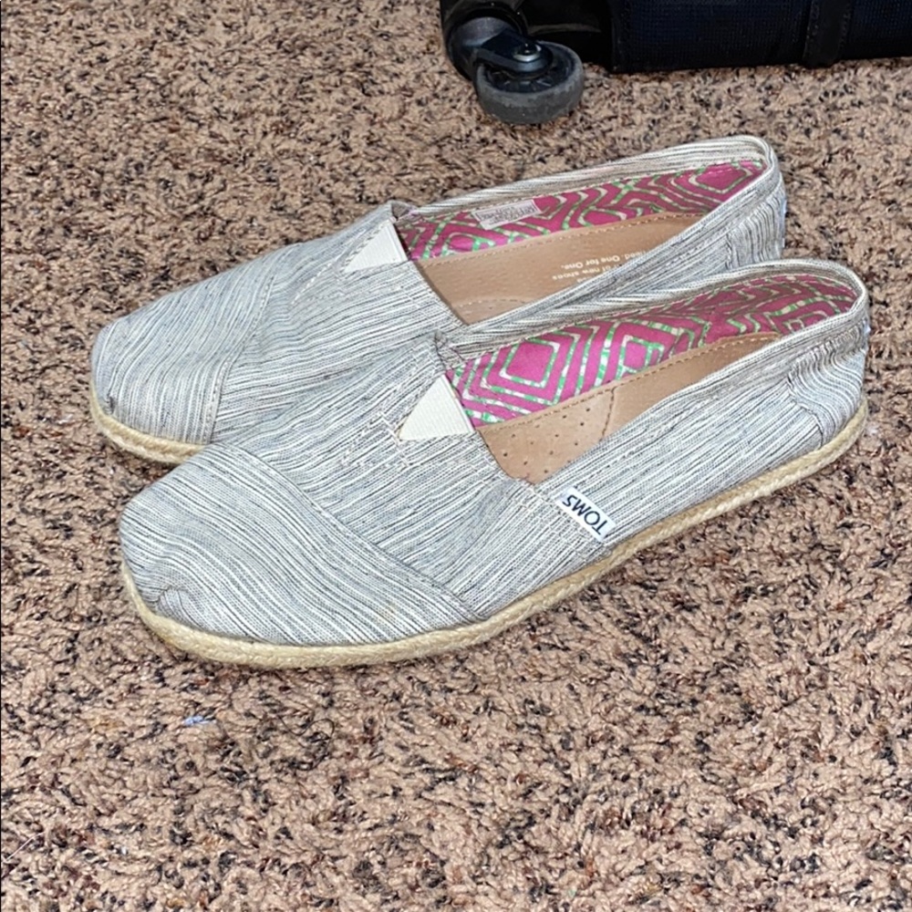 Toms